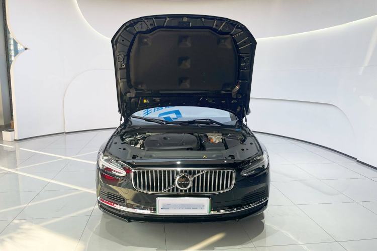 Used Volvo S90 New Energy 2024 Plug-in Hybrid Four-Wheel Drive Long-Range Luxury Smart Edition Engine Bay