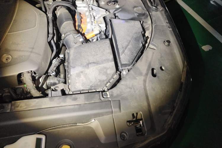 Used Volvo S90 New Energy 2024 Plug-in Hybrid Four-Wheel Drive Long-Range Zhiyi Luxury Edition Engine Bay Left