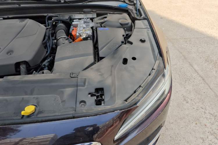 Used Volvo S90 New Energy 2024 Plug-in Hybrid Four-Wheel Drive Long-Range Zhiyi Luxury Edition Engine Bay Left