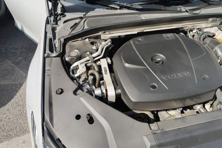 Used Volvo S90 New Energy 2024 Plug-in Hybrid Four-Wheel Drive Long-Range Zhiyi Luxury Edition Engine Bay Right