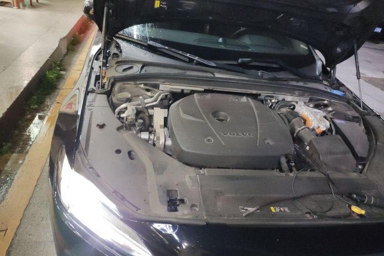 Used Volvo S90 New Energy 2024 Plug-in Hybrid Four-Wheel Drive Long-Range Zhiyi Luxury Edition Engine Bay Right