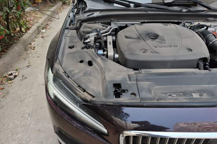 Used Volvo S90 New Energy 2024 Plug-in Hybrid Four-Wheel Drive Long-Range Zhiyi Luxury Edition Engine Bay Right