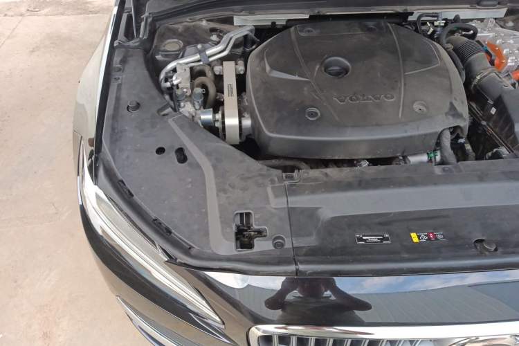 Used Volvo S90 New Energy 2024 Plug-in Hybrid Four-Wheel Drive Long-Range Zhiyi Luxury Edition Engine Bay Right