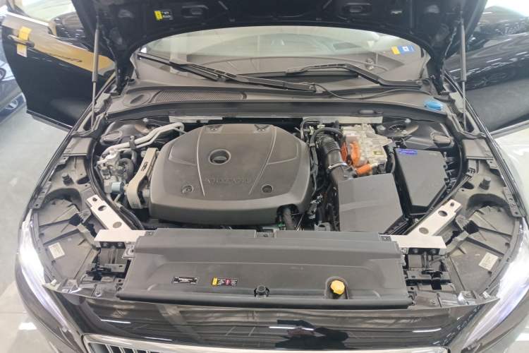 Used Volvo S90 New Energy 2024 Plug-in Hybrid Four-Wheel Drive Long-Range Luxury Smart Edition Engine Bay
