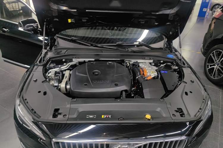 Used Volvo S90 New Energy 2024 Plug-in Hybrid Four-Wheel Drive Long-Range Zhiyi Luxury Edition Engine Bay