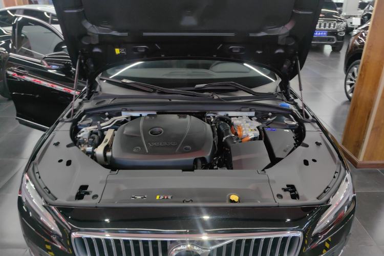 Used Volvo S90 New Energy 2024 Plug-in Hybrid Four-Wheel Drive Long-Range Zhiyi Luxury Edition Engine Bay
