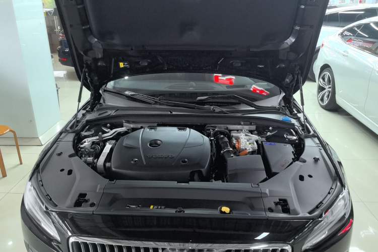 Used Volvo S90 New Energy 2024 Plug-in Hybrid Four-Wheel Drive Long-Range Luxury Smart Edition Engine Bay