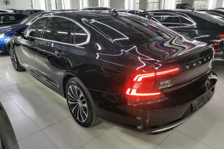 Used Volvo S90 New Energy 2024 Plug-in Hybrid Four-Wheel Drive Long-Range Zhiyi Luxury Edition Exterior 3