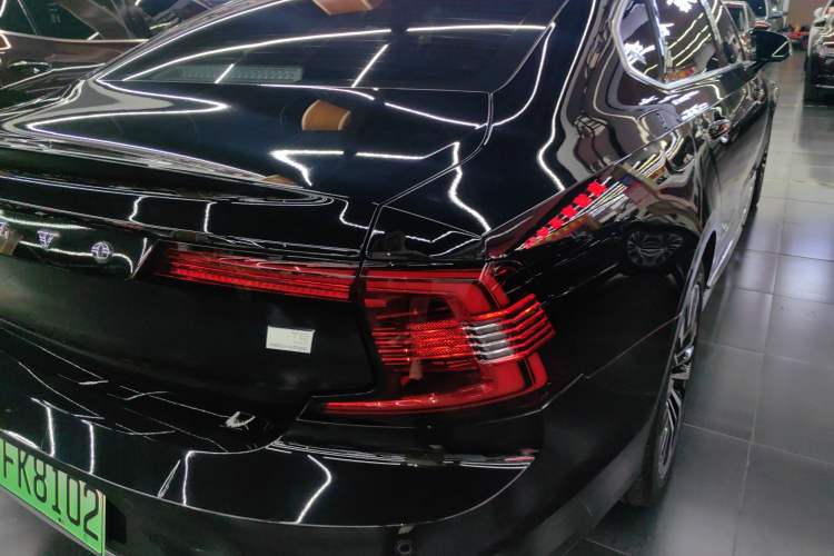 Used Volvo S90 New Energy 2024 Plug-in Hybrid Four-Wheel Drive Long-Range Zhiyi Luxury Edition Exterior 3