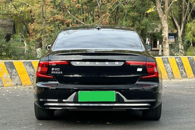 Used Volvo S90 New Energy 2024 Plug-in Hybrid Four-Wheel Drive Long-Range Luxury Smart Edition Exterior 4