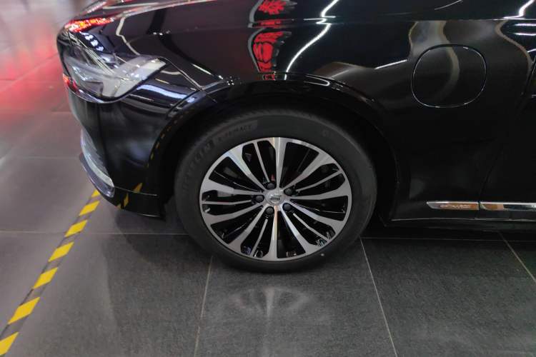 Used Volvo S90 New Energy 2024 Plug-in Hybrid Four-Wheel Drive Long-Range Zhiyi Luxury Edition Exterior 4