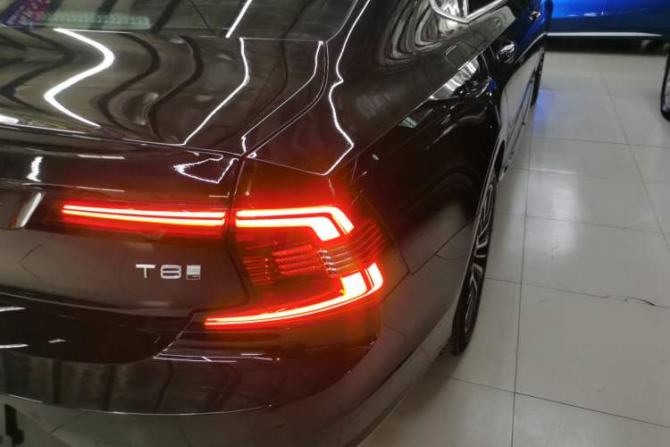 Used Volvo S90 New Energy 2024 Plug-in Hybrid Four-Wheel Drive Long-Range Zhiyi Luxury Edition Exterior 6