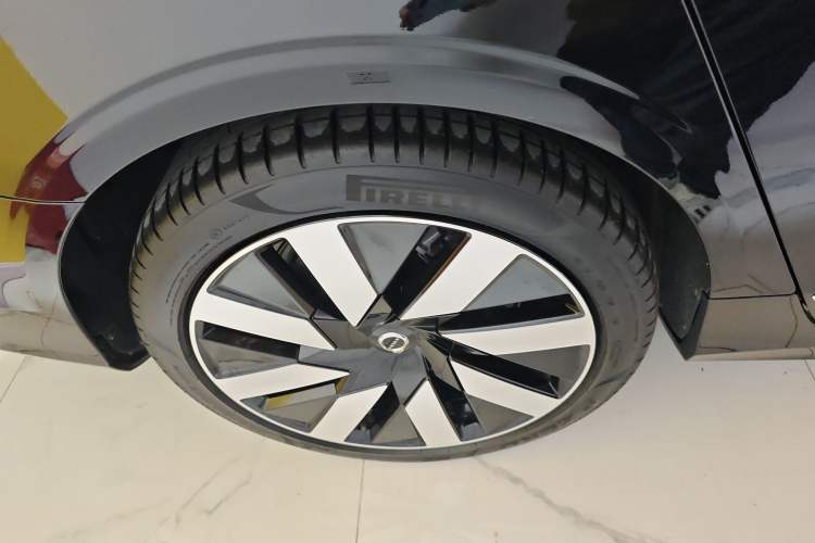 Used Volvo S90 New Energy 2024 Plug-in Hybrid Four-Wheel Drive Long-Range Luxury Smart Edition Exterior 8