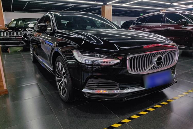 Used Volvo S90 New Energy 2024 Plug-in Hybrid Four-Wheel Drive Long-Range Zhiyi Luxury Edition Front Right 45 Deg