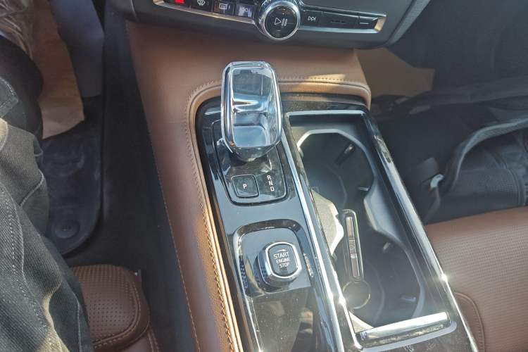 Used Volvo S90 New Energy 2024 Plug-in Hybrid Four-Wheel Drive Long-Range Luxury Smart Edition Gear Lever