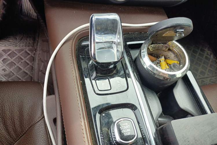 Used Volvo S90 New Energy 2024 Plug-in Hybrid Four-Wheel Drive Long-Range Zhiyi Luxury Edition Gear Lever