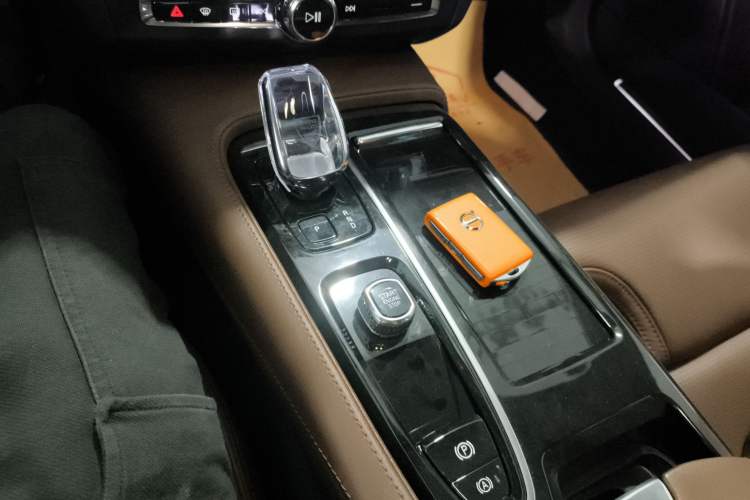 Used Volvo S90 New Energy 2024 Plug-in Hybrid Four-Wheel Drive Long-Range Luxury Smart Edition Gear Lever
