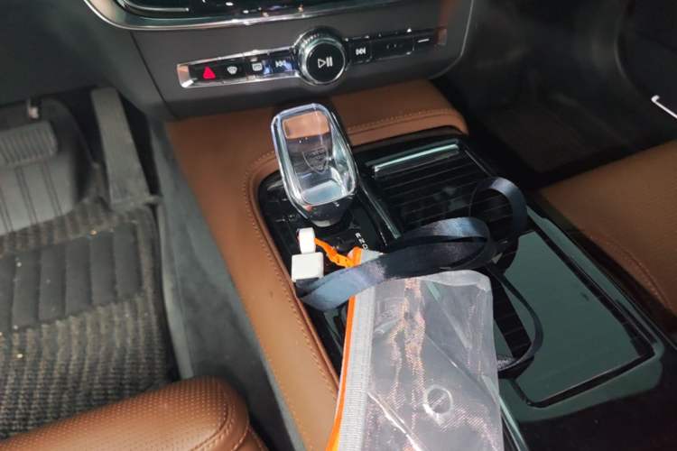 Used Volvo S90 New Energy 2024 Plug-in Hybrid Four-Wheel Drive Long-Range Luxury Smart Edition Gear Lever