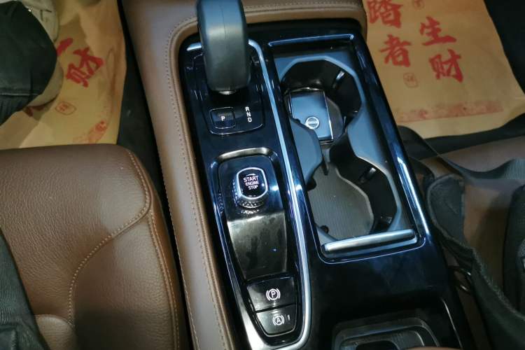 Used Volvo S90 New Energy 2024 Plug-in Hybrid Four-Wheel Drive Long-Range Zhiyi Luxury Edition Gear Lever