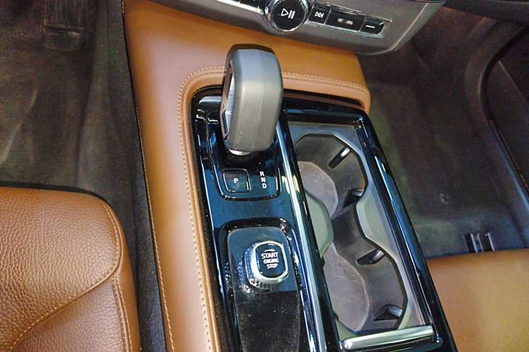 Used Volvo S90 New Energy 2024 Plug-in Hybrid Four-Wheel Drive Long-Range Zhiyi Luxury Edition Gear Lever