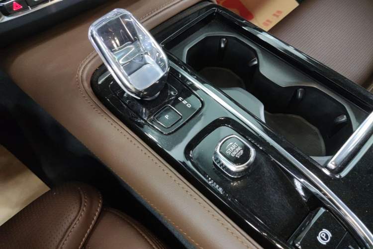 Used Volvo S90 New Energy 2024 Plug-in Hybrid Four-Wheel Drive Long-Range Luxury Smart Edition Gear Lever