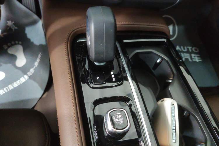 Used Volvo S90 New Energy 2024 Plug-in Hybrid Four-Wheel Drive Long-Range Zhiyi Luxury Edition Gear Lever