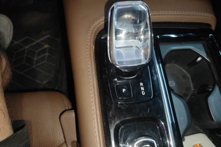 Used Volvo S90 New Energy 2024 Plug-in Hybrid Four-Wheel Drive Long-Range Zhiyi Luxury Edition Gear Lever