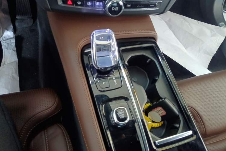 Used Volvo S90 New Energy 2024 Plug-in Hybrid Four-Wheel Drive Long-Range Luxury Smart Edition Gear Lever