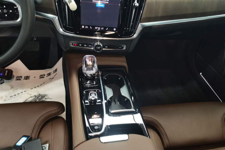 Used Volvo S90 New Energy 2024 Plug-in Hybrid Four-Wheel Drive Long-Range Luxury Smart Edition Gear Lever