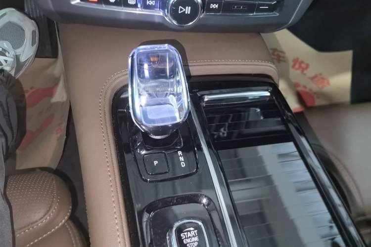 Used Volvo S90 New Energy 2024 Plug-in Hybrid Four-Wheel Drive Long-Range Luxury Smart Edition Gear Lever