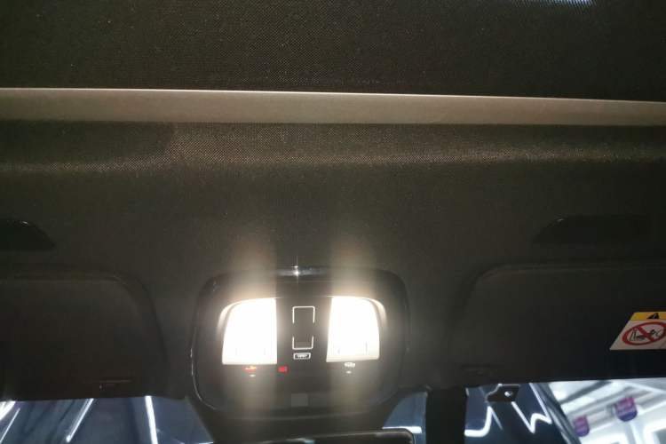 Used Volvo S90 New Energy 2024 Plug-in Hybrid Four-Wheel Drive Long-Range Zhiyi Luxury Edition Headliner