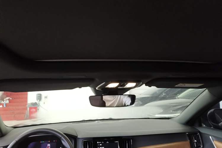 Used Volvo S90 New Energy 2024 Plug-in Hybrid Four-Wheel Drive Long-Range Zhiyi Luxury Edition Headliner