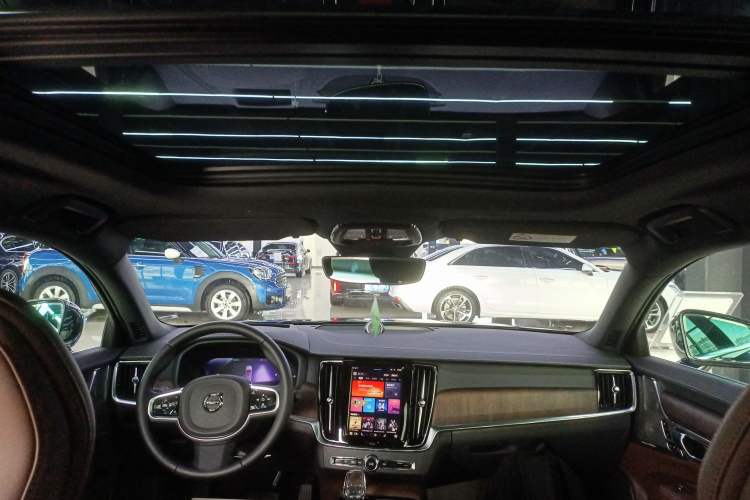 Used Volvo S90 New Energy 2024 Plug-in Hybrid Four-Wheel Drive Long-Range Luxury Smart Edition Headliner