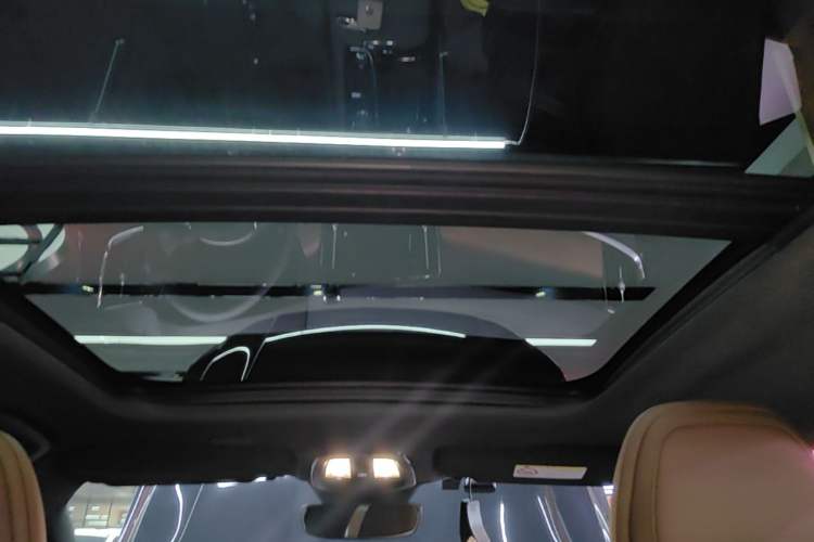 Used Volvo S90 New Energy 2024 Plug-in Hybrid Four-Wheel Drive Long-Range Zhiyi Luxury Edition Headliner
