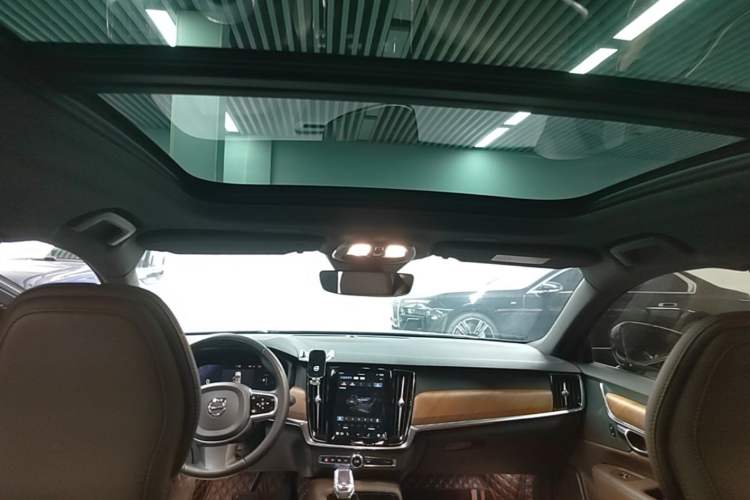 Used Volvo S90 New Energy 2024 Plug-in Hybrid Four-Wheel Drive Long-Range Zhiyi Luxury Edition Headliner