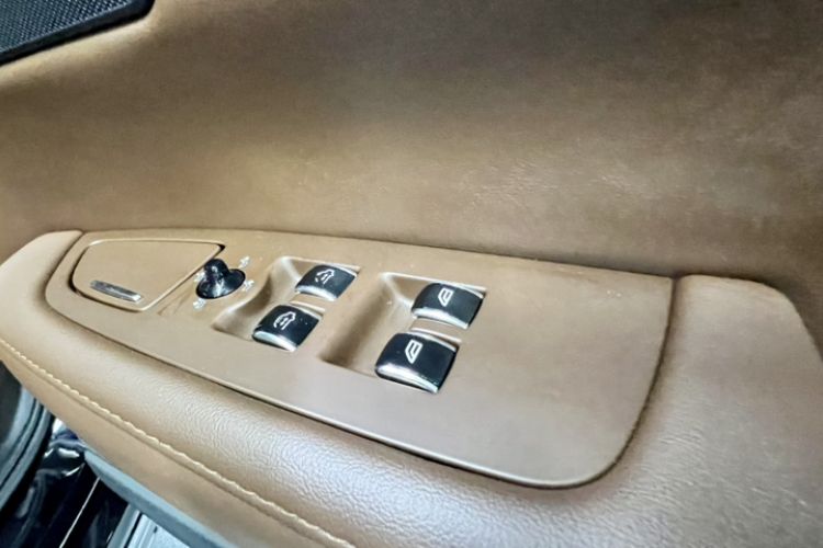 Used Volvo S90 New Energy 2024 Plug-in Hybrid Four-Wheel Drive Long-Range Zhiyi Luxury Edition Interior 1