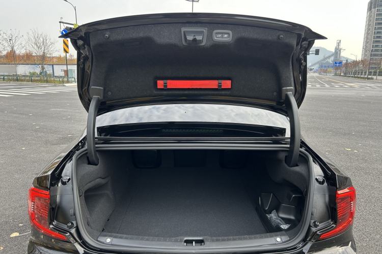 Used Volvo S90 New Energy 2024 Plug-in Hybrid Four-Wheel Drive Long-Range Luxury Smart Edition Interior 12
