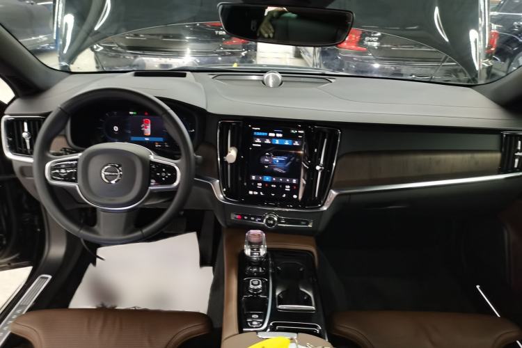 Used Volvo S90 New Energy 2024 Plug-in Hybrid Four-Wheel Drive Long-Range Luxury Smart Edition Interior 2