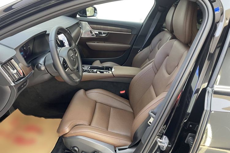 Used Volvo S90 New Energy 2024 Plug-in Hybrid Four-Wheel Drive Long-Range Luxury Smart Edition Interior 2