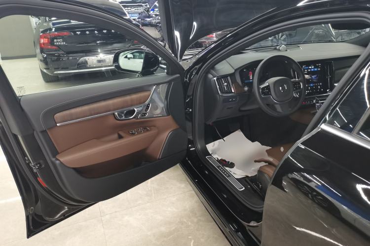 Used Volvo S90 New Energy 2024 Plug-in Hybrid Four-Wheel Drive Long-Range Luxury Smart Edition Interior 3