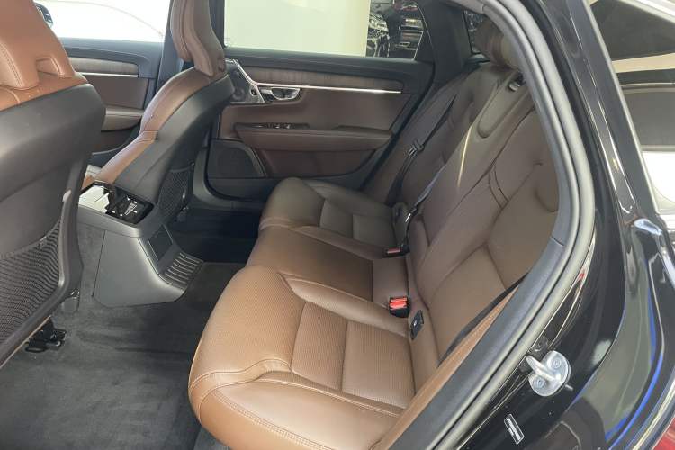 Used Volvo S90 New Energy 2024 Plug-in Hybrid Four-Wheel Drive Long-Range Luxury Smart Edition Interior 3