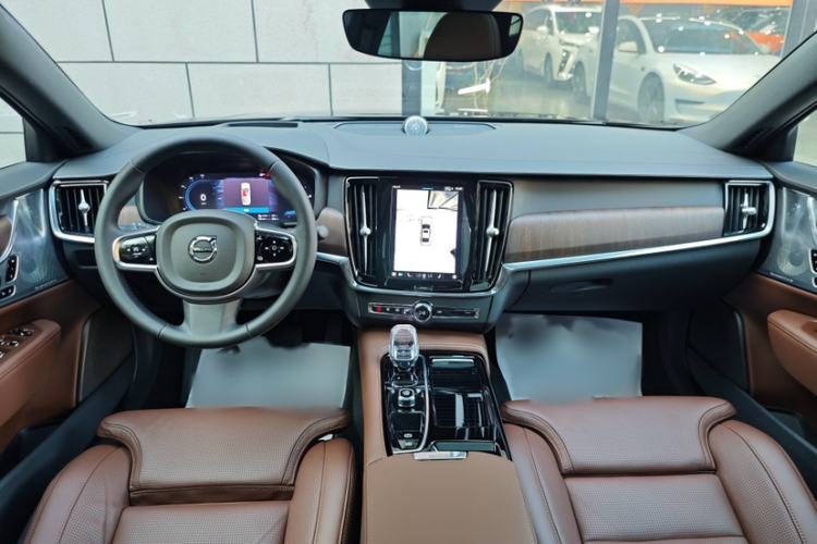 Used Volvo S90 New Energy 2024 Plug-in Hybrid Four-Wheel Drive Long-Range Luxury Smart Edition Interior 3