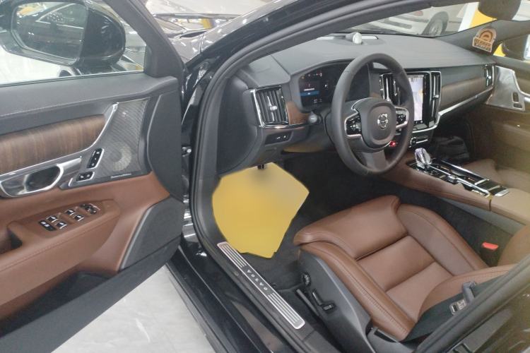 Used Volvo S90 New Energy 2024 Plug-in Hybrid Four-Wheel Drive Long-Range Luxury Smart Edition Interior 3