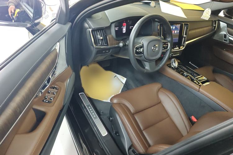 Used Volvo S90 New Energy 2024 Plug-in Hybrid Four-Wheel Drive Long-Range Luxury Smart Edition Interior 3