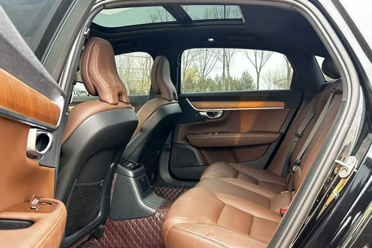 Used Volvo S90 New Energy 2024 Plug-in Hybrid Four-Wheel Drive Long-Range Zhiyi Luxury Edition Interior 4