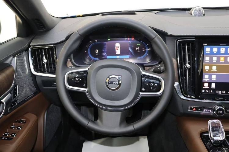 Used Volvo S90 New Energy 2024 Plug-in Hybrid Four-Wheel Drive Long-Range Luxury Smart Edition Interior 4