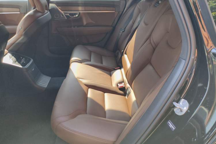 Used Volvo S90 New Energy 2024 Plug-in Hybrid Four-Wheel Drive Long-Range Luxury Smart Edition Interior 4