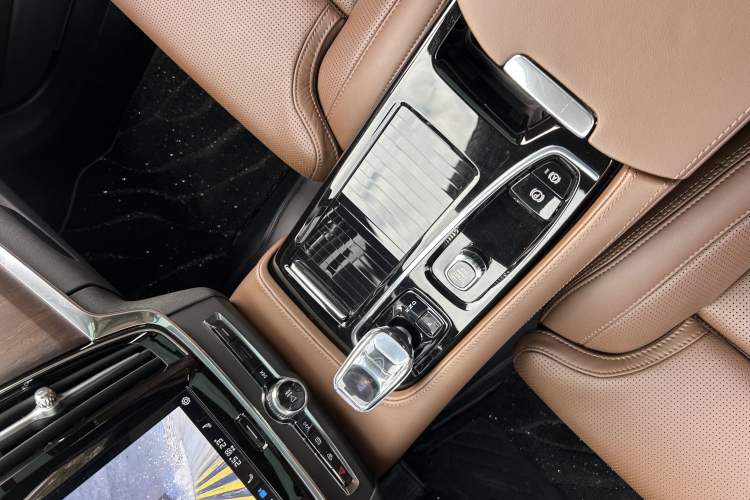 Used Volvo S90 New Energy 2024 Plug-in Hybrid Four-Wheel Drive Long-Range Luxury Smart Edition Interior 5