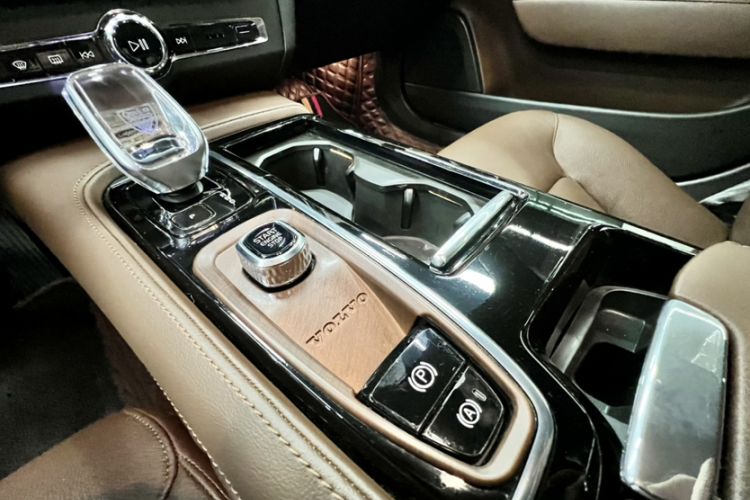 Used Volvo S90 New Energy 2024 Plug-in Hybrid Four-Wheel Drive Long-Range Zhiyi Luxury Edition Interior 6