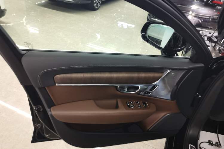 Used Volvo S90 New Energy 2024 Plug-in Hybrid Four-Wheel Drive Long-Range Luxury Smart Edition Interior 7
